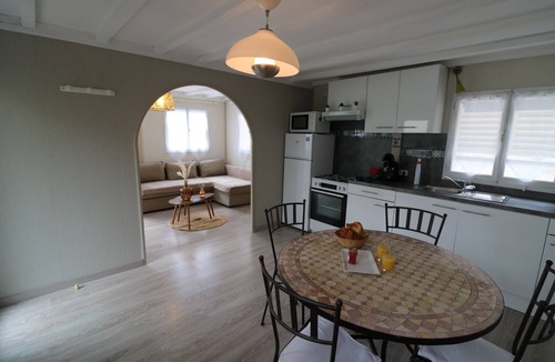 Rochefort-sur-Nenon Ski Chalet | Chalet au Bord de L'eau