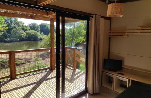 Maulevrier Cabin | Chalet au bord de l'eau les Logis de l'Oumois