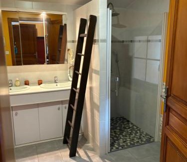 Xonrupt-Longemer Ski Chalet | Chalet au bord du lac de Longemer