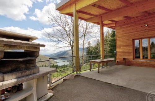 Les Noes House | Chalet au cœur des Monts de la Madeleine avec terrasse et animaux acceptés - FR-1-496-240