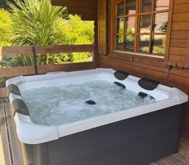 Saint-Gilles-de-Cretot Ski Chalet | Chalet avec jacuzzi privatif nature & romantique