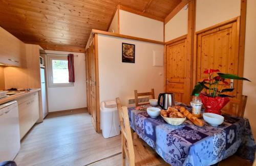 Usson-en-Forez House | Chalet avec animaux admis - 4 pers. - FR-1-496-399