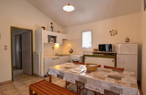 Usson-en-Forez House | Chalet avec Cheminée et Animaux Acceptés à Usson-en-Forez - FR-1-496-162