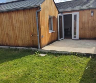 Pontorson Ski Chalet | chalet avec jardin proche du Mont Saint Michel