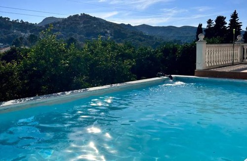Alzira Ski Chalet | Chalet avec piscine et orangers
