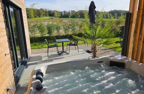 Soing-Cubry-Charentenay Ski Chalet | Chalet avec son jacuzzi privé