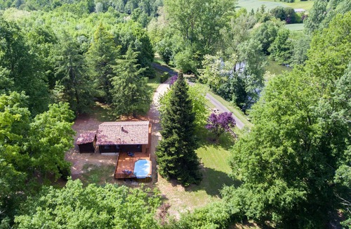 Saint-Antonin Noble Val Ski Chalet | Chalet by the river with wooded park & heated swimming pool in St Antonin Noble Val, France