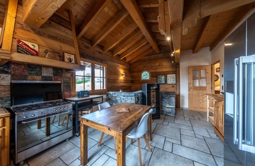 Chatillon-sur-Cluses Ski Chalet | Chalet Balmotte 810
