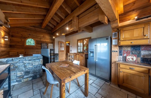 Chatillon-sur-Cluses Ski Chalet | Chalet Balmotte 810