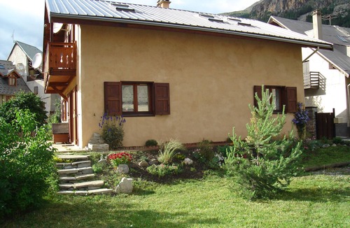 Monetier-les-Bains Ski Chalet | Chalet Béraud, in the center of the village of Monetier Les Bains, Serre-Chevalier 1500