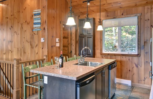 Chertsey House | Chalet Beaulac waterfront #047