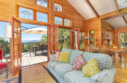 Beaumont House | Chalet Beaumont, Berry & Surrounds