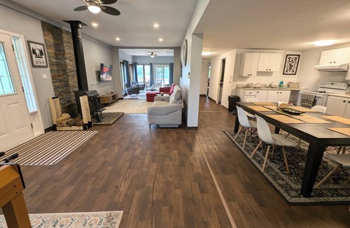 Saint-Andre-Avellin Cottage | Chalet Belle Vue - 4 Season - Water front