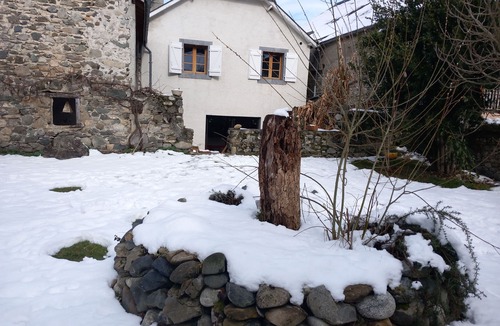 Aste-Beon Ski Chalet | CHALET BERGERIE 10Pers OSSAU PYRENEES 5MN LARUNS PROX 3 STATIONS Terrace Garden