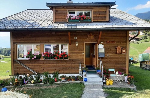 Hasliberg Reuti Apartment | Chalet Bergfrieden by Interhome