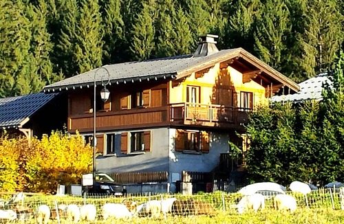 Chamonix-Mont-Blanc Cabin | Chalet "Bianca" fully renovated decorator