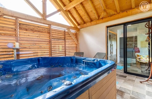 Saint-Christophe-la-Grotte House | CHALET BIEN-êTRE MARMOTTE