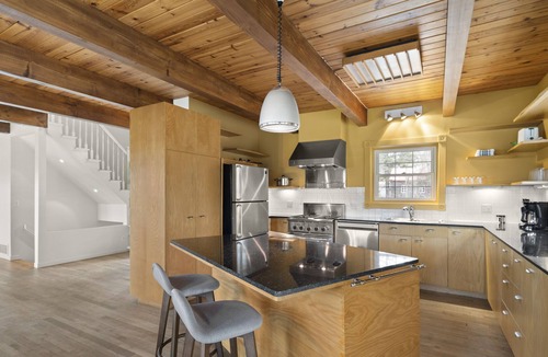 Riviere-Rouge Ski Chalet | Chalet Bleu - Waterfront Retreat