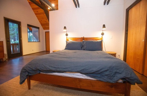Tahoe Woods House | Chalet Blue- Modern 4BD Tahoe Home