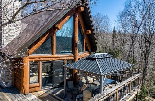 Mandeville Ski Chalet | Chalet bois rond avec spa, foyer et nature privée
