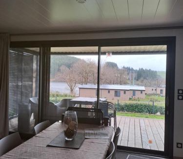 Le Vibal Ski Chalet | Chalet bord de lac
