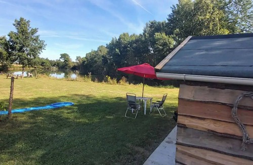 Champsac House | Chalet by Bramefort Pond