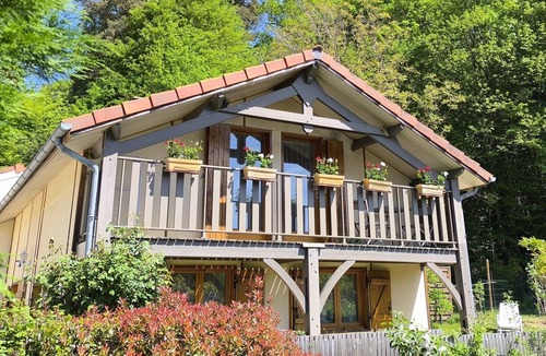 Saint-Gerons Ski Chalet | Chalet * by the lake with a boat, swimming pool, pets allowed, beds made,quiet