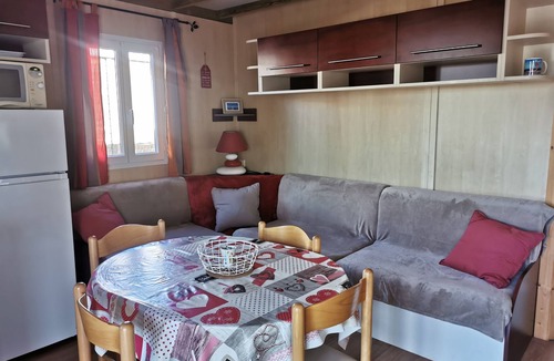 Grandcamp-Maisy Ski Chalet | Chalet by the sea