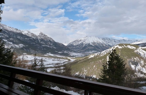 Enchastrayes Ski Chalet | Chalet Cèdre Rouge