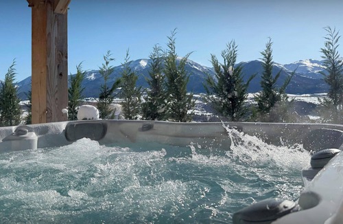 Font-Romeu-Odeillo-Via Ski Chalet | Chalet Càlid - breathtaking views with spa 10p - OVO Network