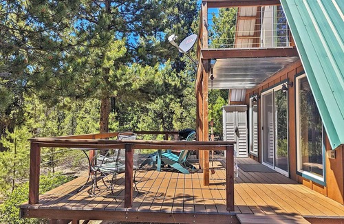 Crescent Ski Chalet | Chalet Cabin in Cascades Wonderland near Crater Lake w/EV Charger & Fast Wi-fi