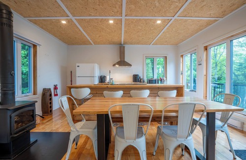 Notre-Dame-de-Montauban Ski Chalet | Chalet Playground - Spa, Playroom & Outdoor Activities
