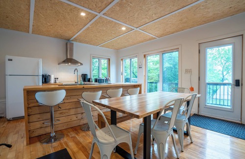 Notre-Dame-de-Montauban Ski Chalet | Chalet Playground - Spa, Playroom & Outdoor Activities