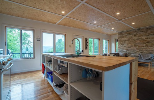 Notre-Dame-de-Montauban Ski Chalet | Chalet Playground - Spa, Playroom & Outdoor Activities