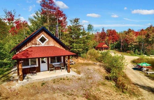 Saint-Etienne-De-Bolto House | Chalet Le Guerrier Paradis Sauvage