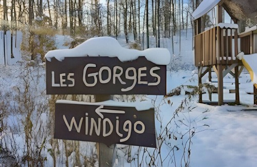 Saint-Etienne-De-Bolto House | Chalet Le Manitou Paradis Sauvage