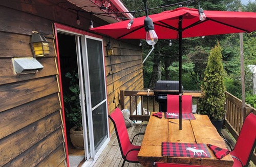 St-Adolphe-d'Howard Ski Chalet | Chalet Du Nord
