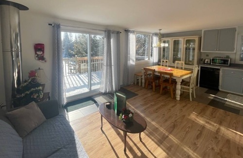 St-Adolphe-d'Howard Cabin | Chalet La Peninsule Au Bord Du Lac