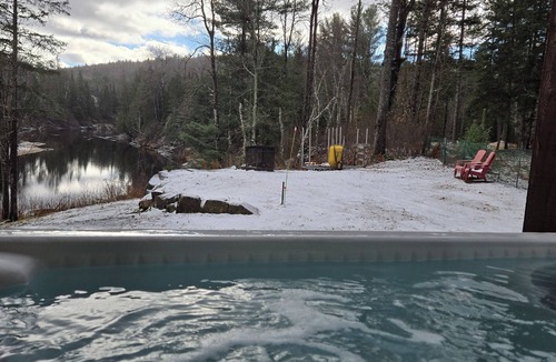 Mauricie Ski Chalet | Chalet Coeur de Loup with spa
