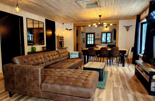 Mauricie Ski Chalet | Chalet with private lake and 52 acres of forest