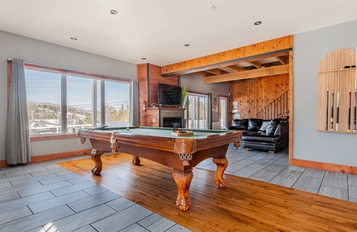 Saint-Michel-des-Saints Cabin | Chalet Bleu Lac Taureau and spa