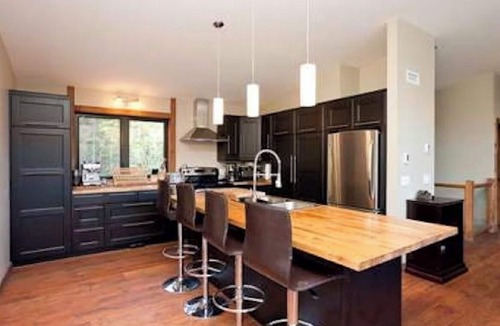 Sainte-Agathe-des-Monts Ski Chalet | Chalet Bord Lac, Spa, Table billard,4 bedrooms, Laurentians