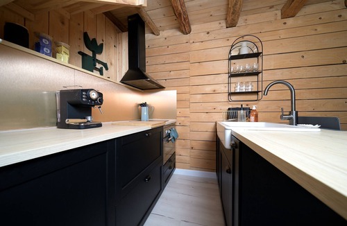 Montauban-de-Luchon Ski Chalet | Chalet "Cabanelise" with Mountain View & Private Terrace