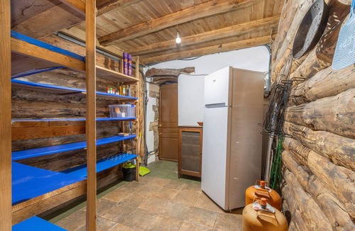 Abella de la Conca Ski Chalet | Chalet 'Cal Serrat' with Mountain View, Private Terrace and Wi-Fi