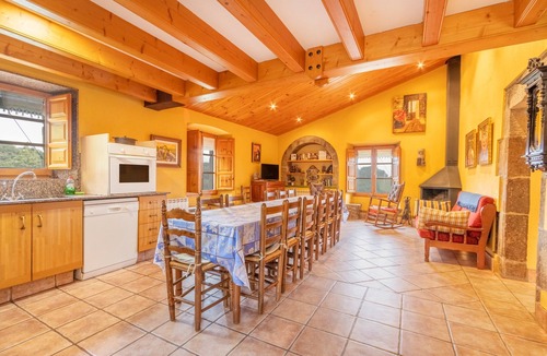 Casserres House | Chalet 'Cal Viudet' with Mountain View, Private Pool and Wi-Fi