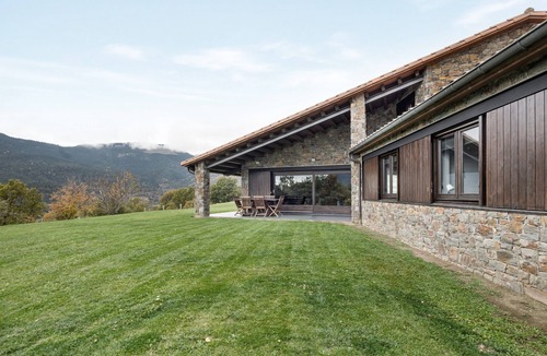 Campelles Ski Chalet | Chalet 'Casa Campelles 1' with Mountain View, Private Terrace and Wi-Fi