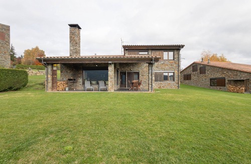 Campelles Ski Chalet | Chalet 'Casa Campelles 2' with Mountain View, Shared Terrace and Wi-Fi