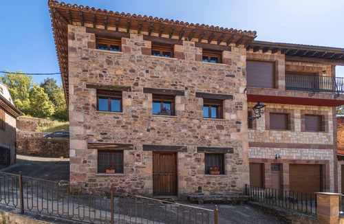 Valle de Valdelaguna House | Chalet 'Casa Rural Las Hoyas I' with Mountain View