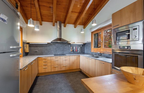Campelles Ski Chalet | Chalet 'Casa Perecampelles -Vall De Núria-' with Mountain View, Private Terrace and Wi-Fi