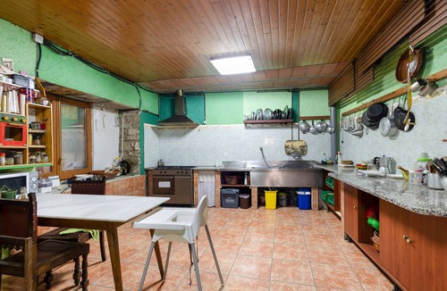 El Pont de Vilomara I Rocafort Ski Chalet | Chalet 'Casa Refugi Les Orenetes' with Shared Terrace and Kitchen